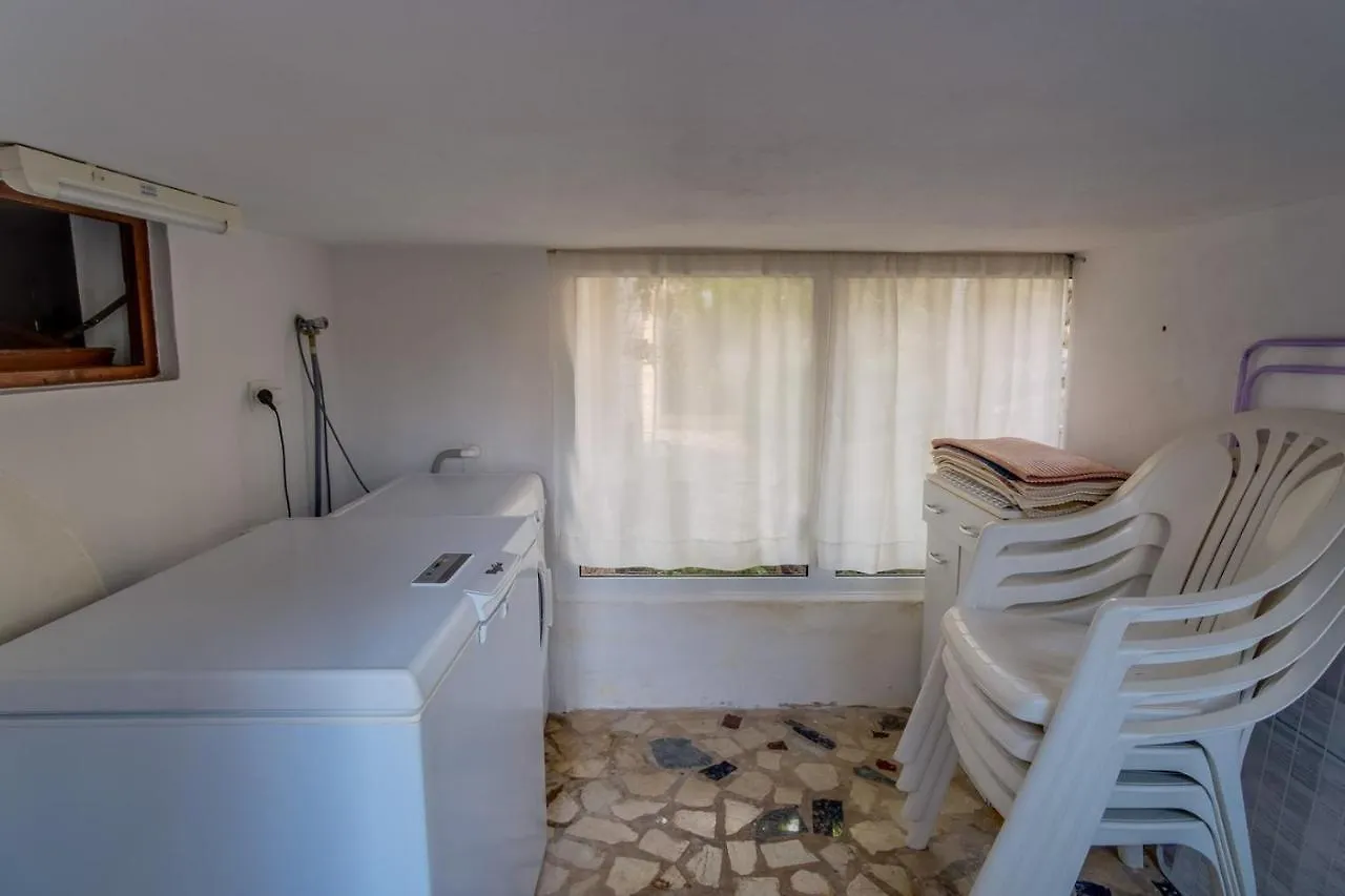 Apartments Matea, مالي لوشينغْ 3*,  كرواتيا