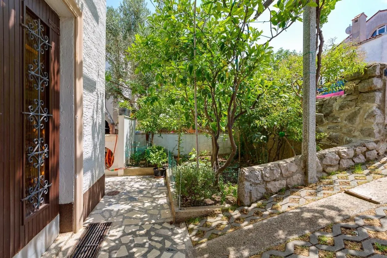 *** بيت ضيافة Apartments Matea, مالي لوشينغْ كرواتيا