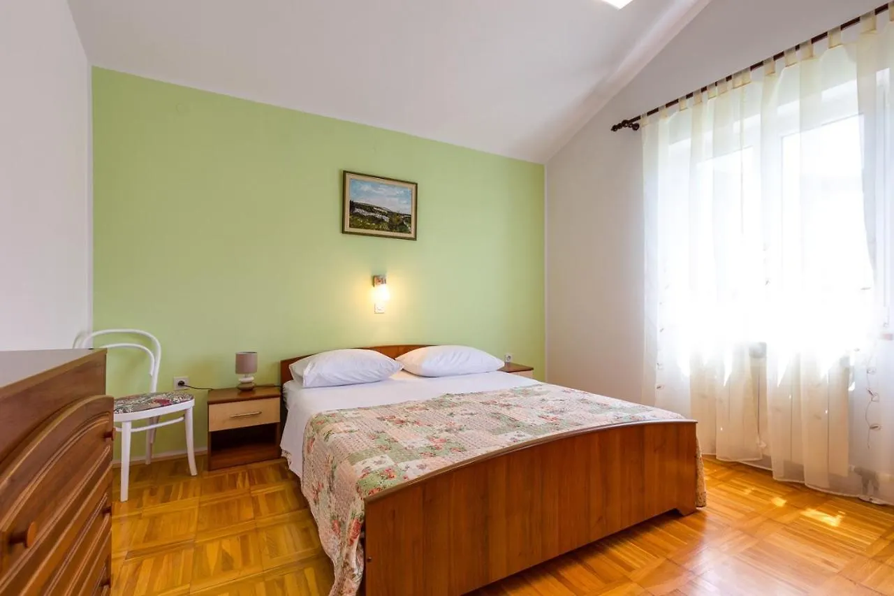 Apartments Matea, مالي لوشينغْ 3*,  كرواتيا