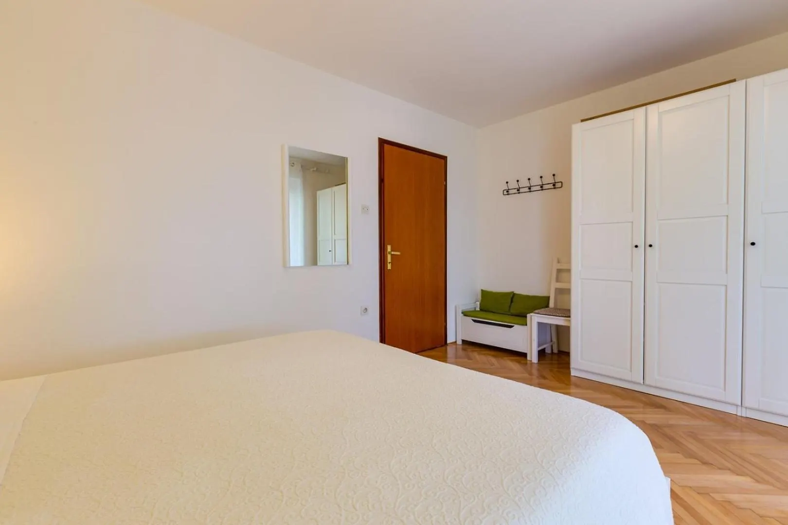 Apartments Matea, مالي لوشينغْ
