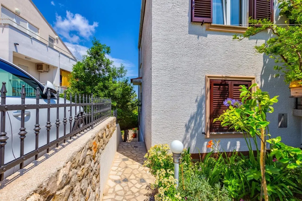 Apartments Matea, مالي لوشينغْ كرواتيا